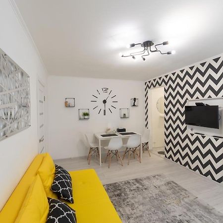 Flat 24 On Lesi Ukrainki 12 With 1 Bedroom Kiev Ngoại thất bức ảnh