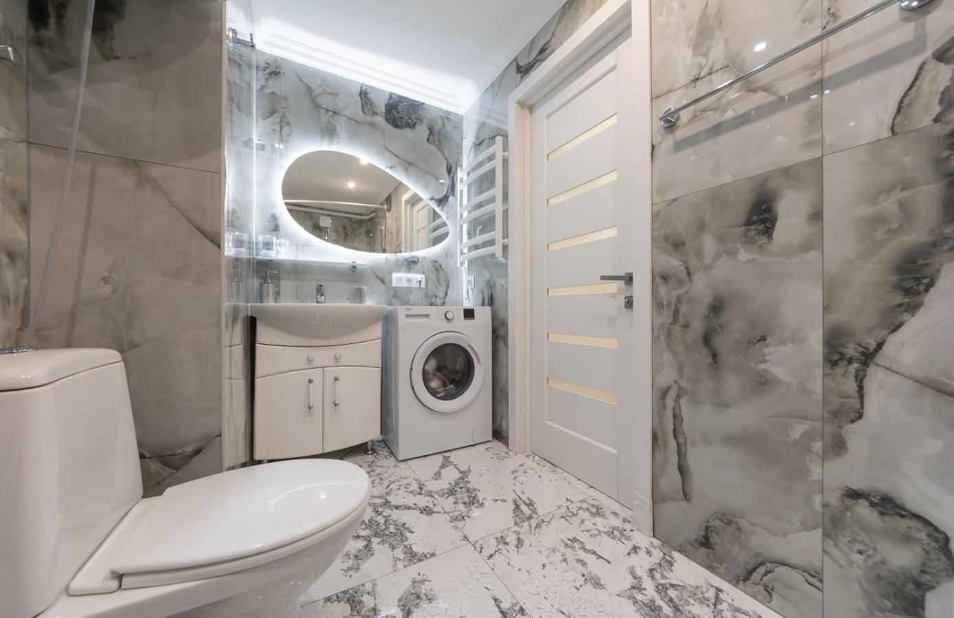 Flat 24 On Lesi Ukrainki 12 With 1 Bedroom Kiev Ngoại thất bức ảnh