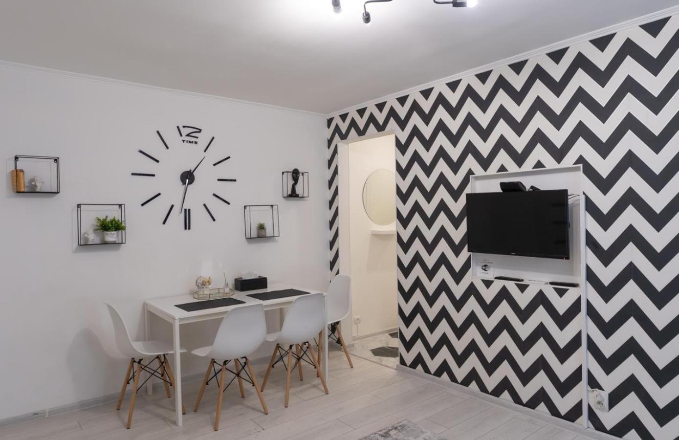 Flat 24 On Lesi Ukrainki 12 With 1 Bedroom Kiev Ngoại thất bức ảnh