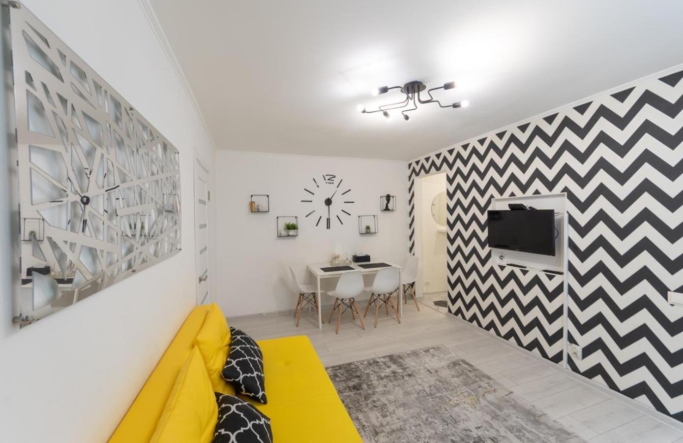 Flat 24 On Lesi Ukrainki 12 With 1 Bedroom Kiev Ngoại thất bức ảnh